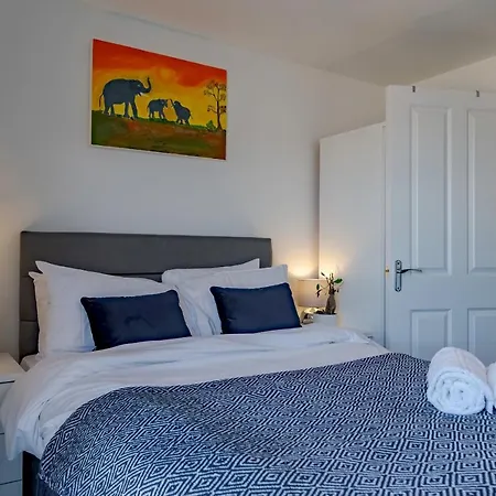 Pass The Keys New Chic 2 Bed Pad Free Parking Apartment Birmingham