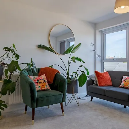 Pass The Keys New Chic 2 Bed Pad Free Parking Birmingham