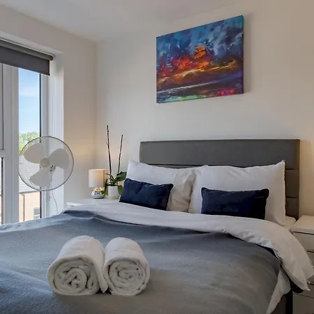 Pass The Keys New Chic 2 Bed Pad Free Parking Apartment *