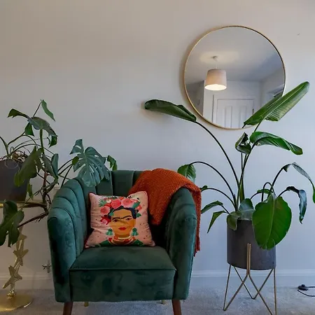 Pass The Keys New Chic 2 Bed Pad Free Parking Apartment